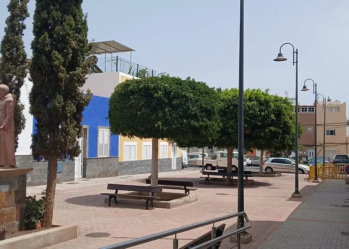 La Esquinita Castillo del Romeral